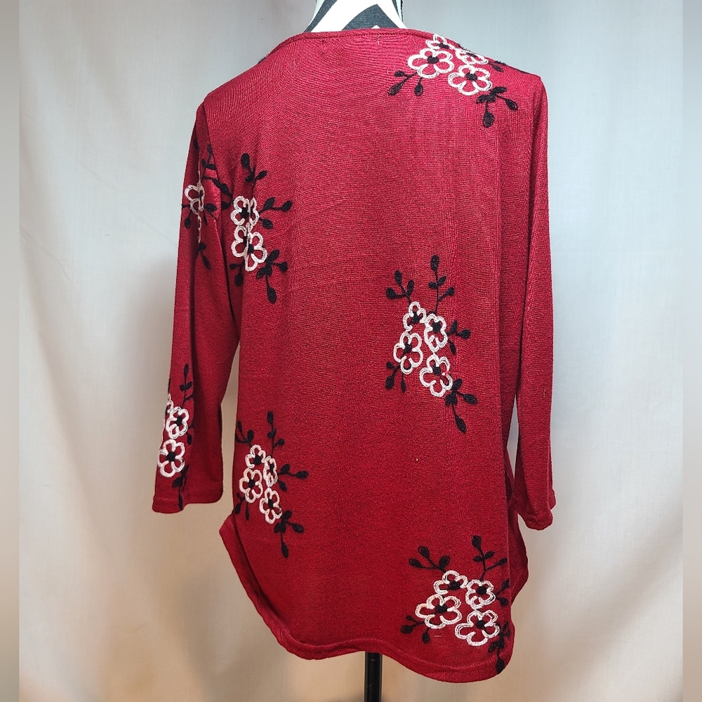 Francesca's Collections Red, Black & White Embroidered Floral 3/4 Sleeve Top - Picture 2 of 4